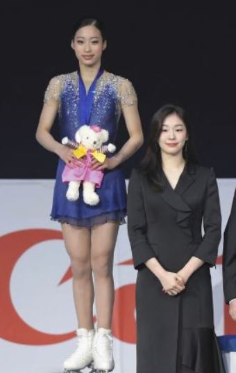 動画 ユヨンの表彰式の転倒がかわいい 紀平梨花からメダルのアドバイス 凛のtakara箱